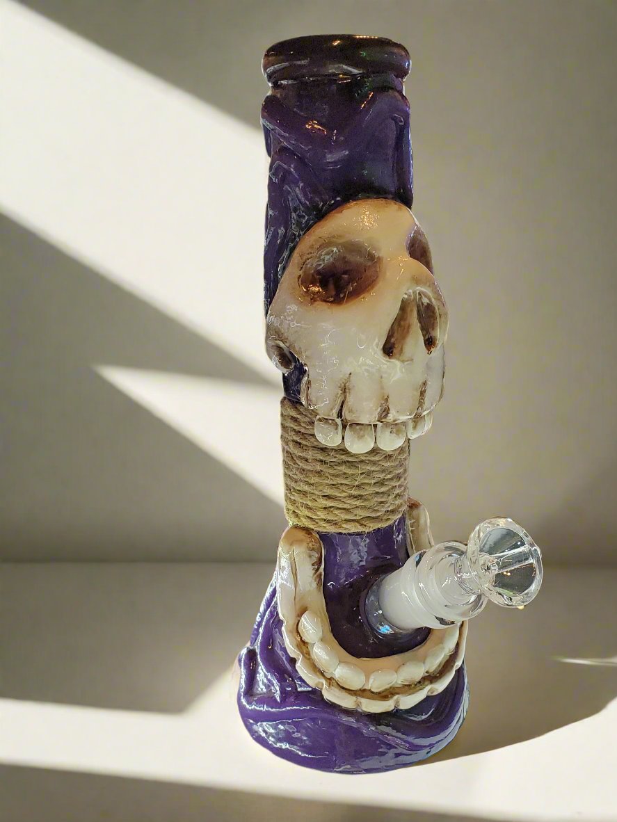 Skull Design Water Pipe Clay Exterior with Rope Accent