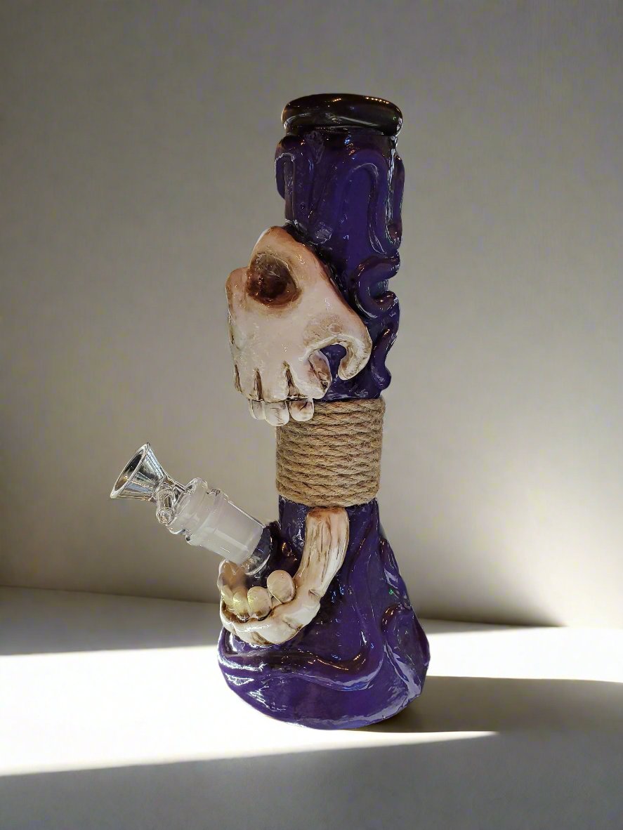 Skull Design Water Pipe Clay Exterior with Rope Accent
