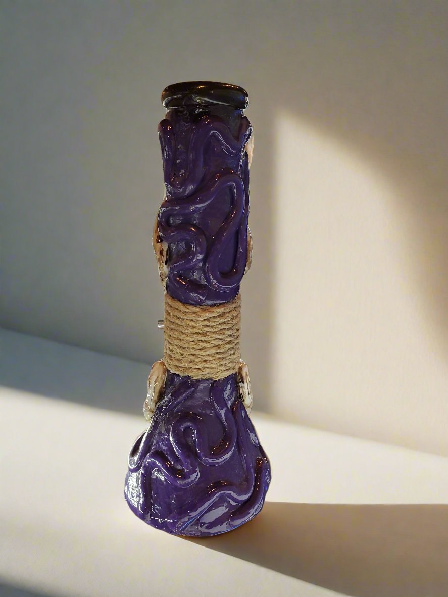 Skull Design Water Pipe Clay Exterior with Rope Accent