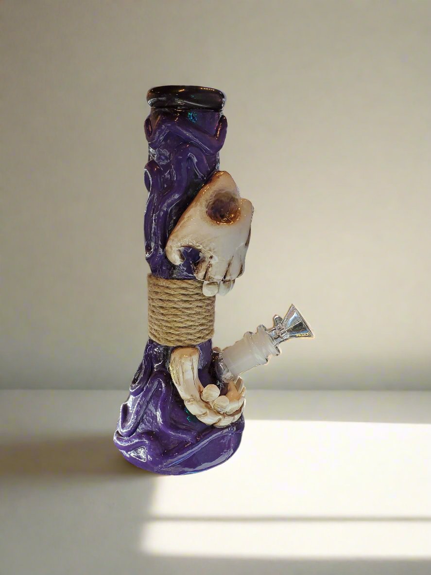 Skull Design Water Pipe Clay Exterior with Rope Accent